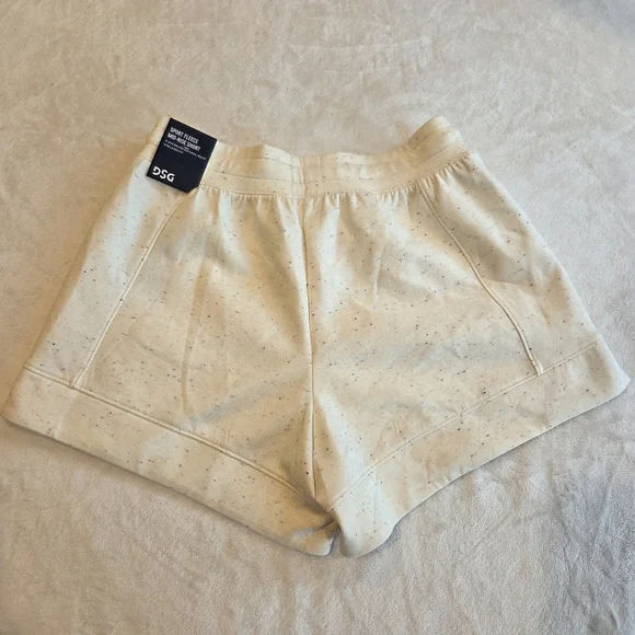 DSG Women's Sport Fleece Mid-Rise Shorts in Bright Sand Nep XS New Running Walk - Picture 9 of 10